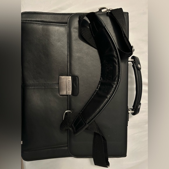 KENNETH COLE REACTION LEATHER BRIEFCASE - Picture 2 of 8